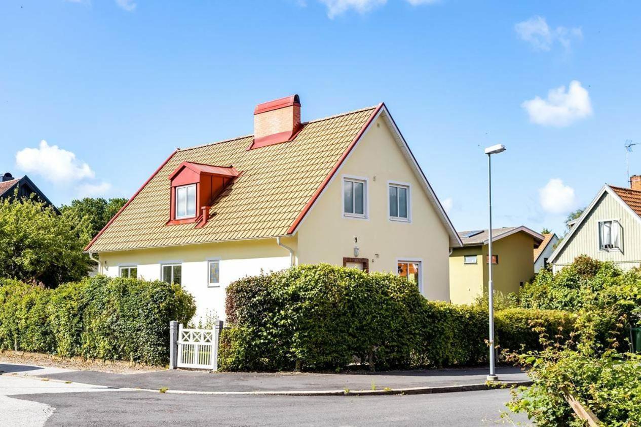 Egen Ovanvaning I Charmig Villa Naera Havet Ystad Exterior photo